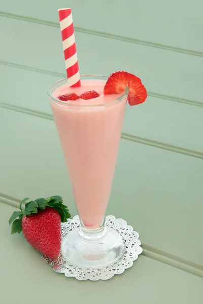 草莓冰沙饮料 — 图库照片
