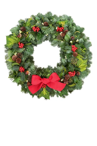 Christmas Spruce Fir Wreath Winter Berry Holly Mistletoe Acorns Pine — Stock Photo, Image