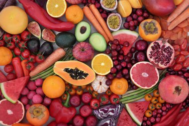 Meyve ve ve sebze koleksiyonu yüksek oranda likopene, ayrıca antioksidan, antosiyanin, vitamin, lif, mineral ve diyet lifleri içeriyor. Kalp sağlığı için iyi. Bağışıklık sistemini güçlendirmek için..