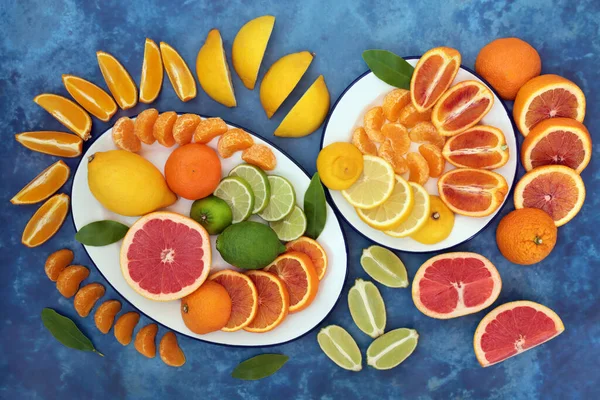 Cítricos Para Estimular Sistema Inmunológico Con Naranjas Limones Limas Pomelos —  Fotos de Stock