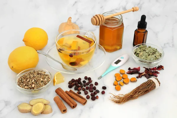 Immunstärkendes Heißgetränk Gegen Erkältung Und Grippe Mit Honig Zitrone Ingwer — Stockfoto