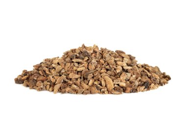 Bitkisel tıpta arterioskleroz, artrit, gut, fibromiyalji, tendinit, mide yanması, migren, kas ağrısı ve ateş tedavisinde kullanılan şeytan pençesi kökü. Beyaz arkaplanda.