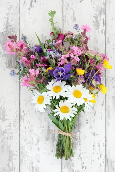 Posy aux fleurs sauvages — Photo