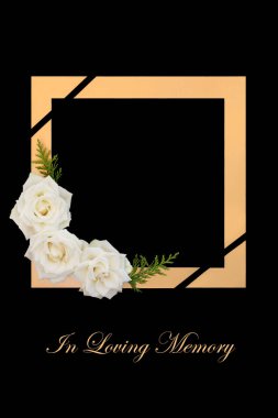 Siyah arkaplanda, altın çerçeveli ve sembolik kurdeleli beyaz gül çiçekleri. Çiçek anma kartı için metin tasarımı.