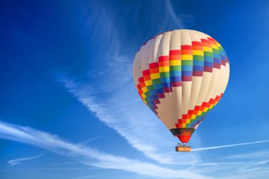 sıcak hava balonu ve gökyüzü.
