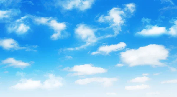 Fundo Dia Ensolarado Céu Azul Com Nuvens Cúmulo Branco Verão — Fotografia de Stock