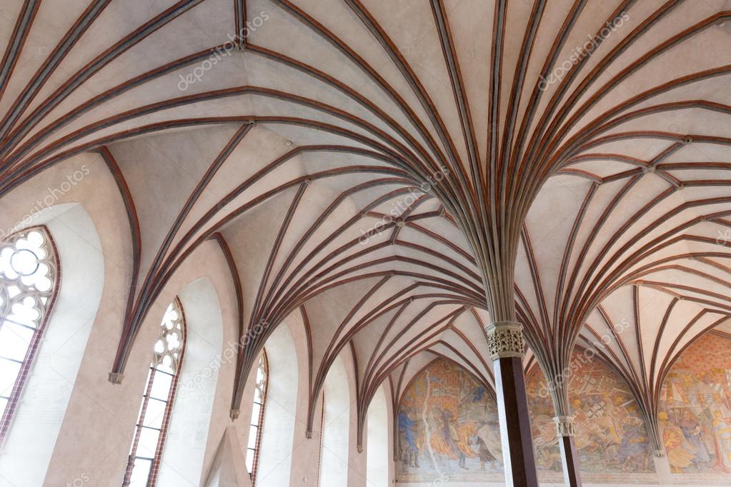 Sala gotica nel castello di Malbork — Foto Stock © cobalt88 54736891