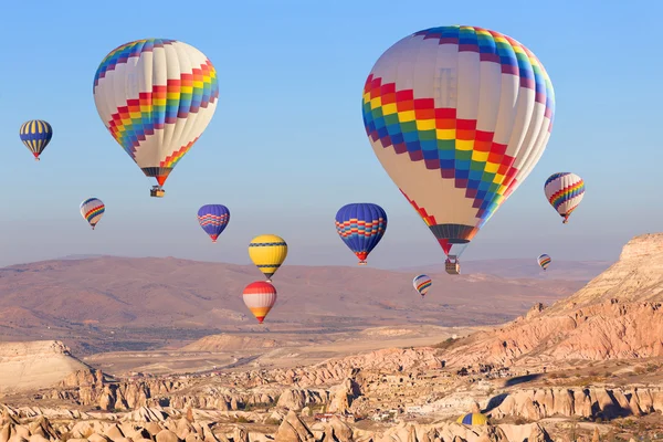 Léggömb több mint cappadocia. — Stock Fotó