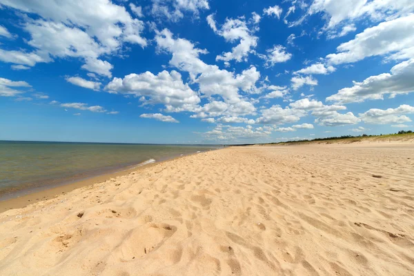 Pusta plaża — Zdjęcie stockowe