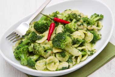 Orecchiette makarna brokoli ile