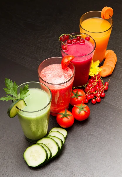 彩色的蔬菜和果汁 — 图库照片