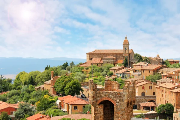 Montalcino città medievale in Toscana — Foto Stock