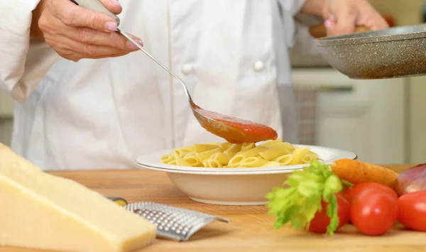 Blanda Penne Och Tomatsås Skålen — Stockfoto