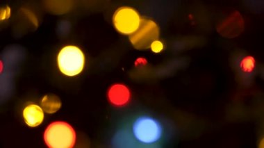 Bulanık peri ışıkları. Odak dışı tatil arkaplanı Noel ağacı.