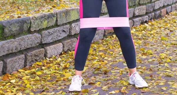 Woman Sportswear Doing Squat Exercises Autumn Park Outdoors Healthy Lifestyle — Stock Photo, Image