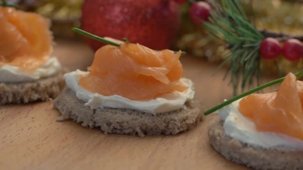 Lezat Salmon Asap Canape Untuk Natal — Stok Video