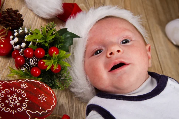 Kerstmis peuter in Kerstman hoed — Stockfoto