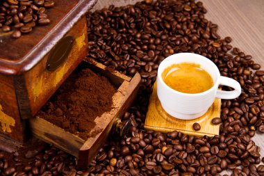 kahve öğütücü ile fasulye ve kahve Kupası 