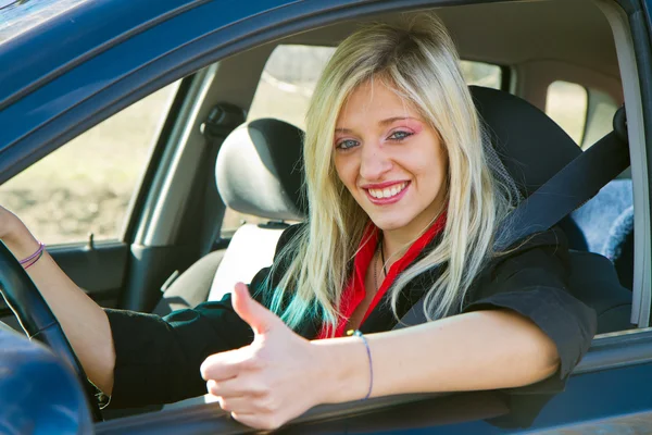 Young girl driving — Stock Photo, Image