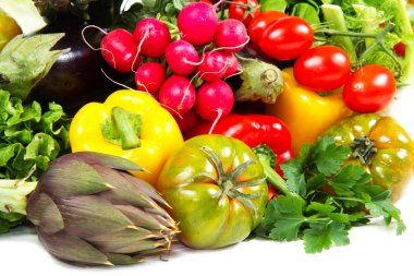 Taze sebze beyaz arkaplanda izole 