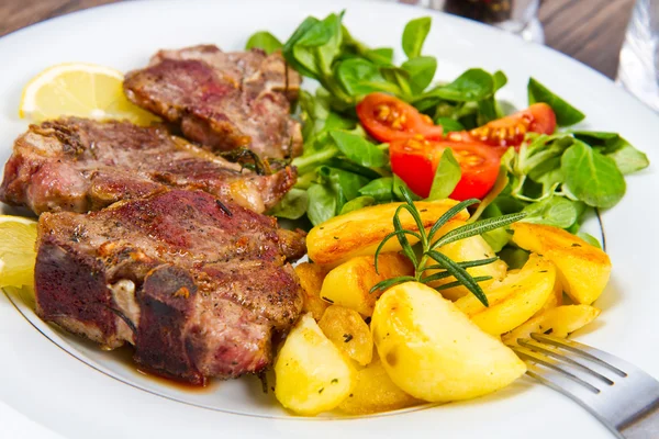 Agnello con verdure — Foto Stock