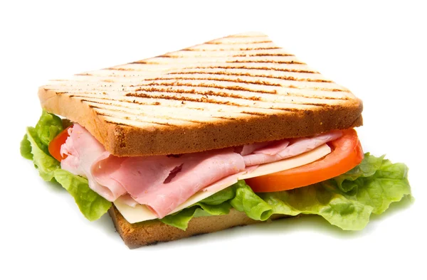 Toast met ham, kaas en tomaat geïsoleerd op witte achtergrond — Stockfoto