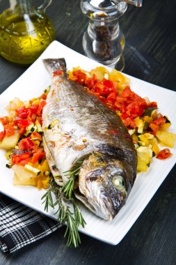 sebzeli fırında balık