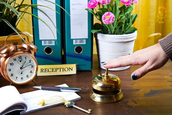 Felice receptionist femminile — Foto Stock