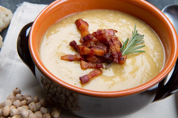 Chickpeas soup on bowl — Stock Photo, Image