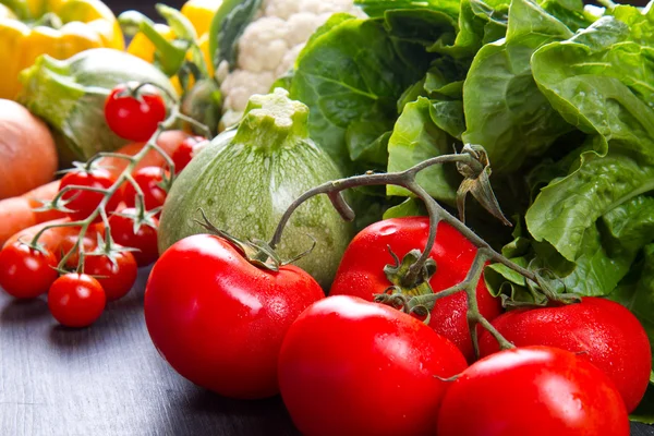 Fresh vegetables on wood — Stock Photo, Image