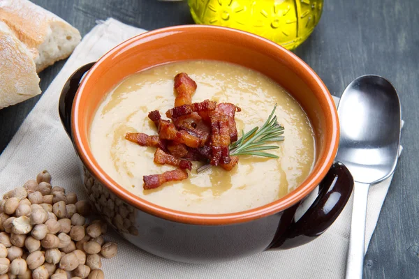 Chickpeas soup on bowl — Stock Photo, Image