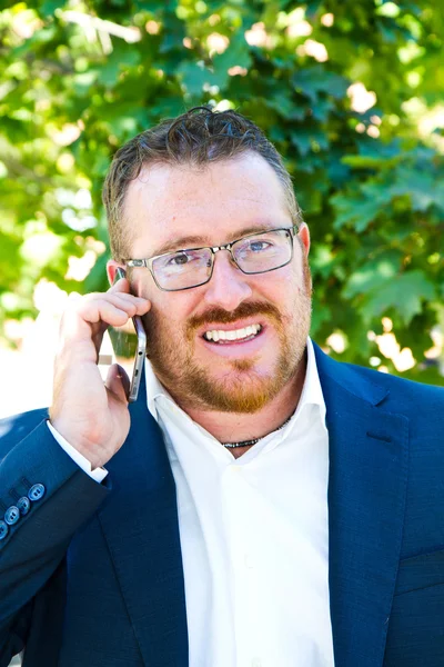 Business man speaking on the phone — Stock Photo, Image