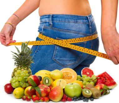 kot bir yüzyılı sonra bir mezura ile ince bir genç kadın