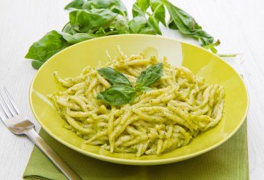 pesto trofie tipik Ligurya tarifi yeşil tabak
