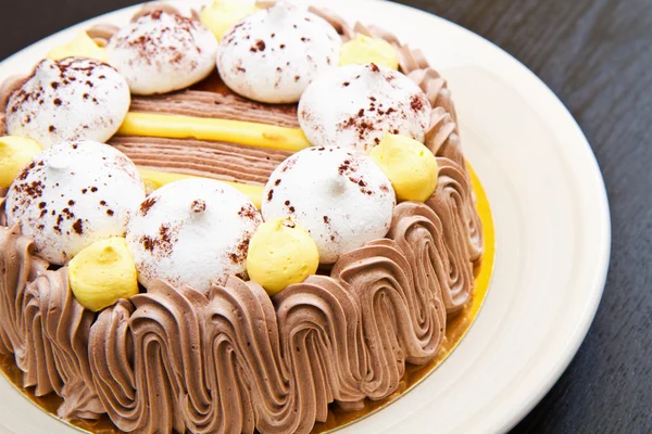 Torta di meringa con crema — Foto Stock