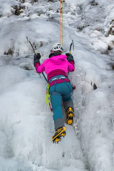 Climbing on frozen ice in Poland — Stock Photo, Image