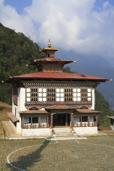 Mongar yakınındaki eski manastır — Stok fotoğraf