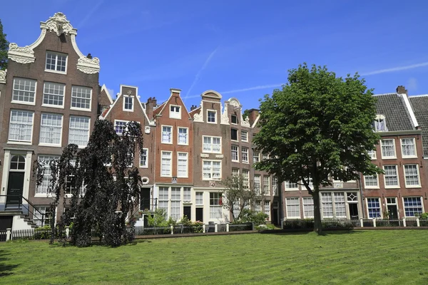 Begijnhof in Amsterdam, Nederland — Stockfoto