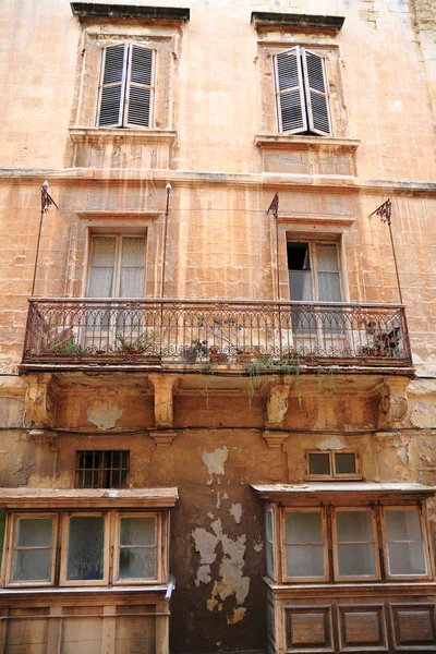 Valletta, Malta için eski balkon — Stok fotoğraf