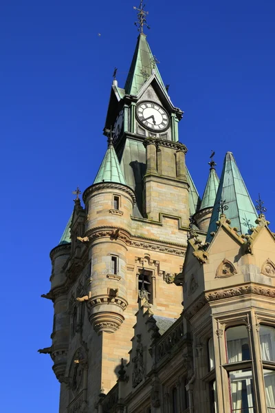 Torre del reloj en el ayuntamiento de Dunfermline, Escocia —  Fotos de Stock