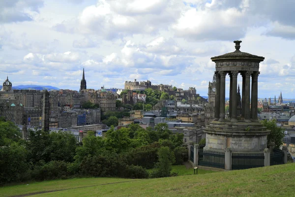 Ein blick über edinburgh vom calton hill, schottland — Stockfoto