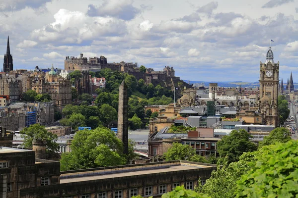 Ein blick über edinburgh vom calton hill, schottland — Stockfoto