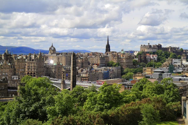 Ein blick über edinburgh vom calton hill, schottland — Stockfoto