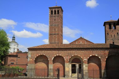 Saint Ambrose (Sant'Ambrogio) Milano Bazilikası