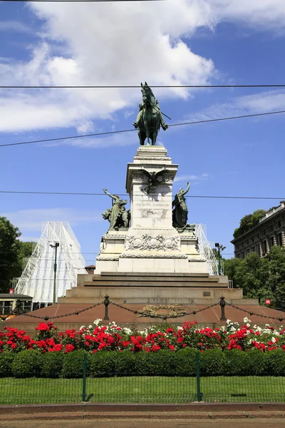 Bronzový pomník Giuseppe Garibaldi — Stock fotografie