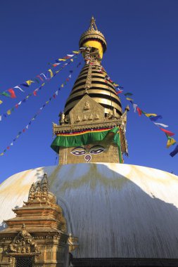 Katmandu Vadisi'nde, Nepal bir tepenin üstüne bir antik dini kompleks Swayambhunath olduğunu