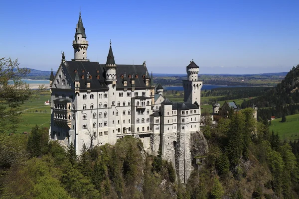 Slottet Neuschwanstein i de bayerska Alperna — Stockfoto