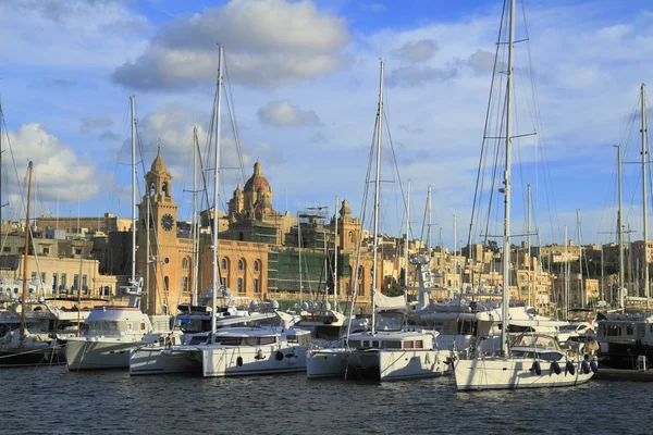 Utsikt över Grand harbor och Fort Saint Angelo — Stockfoto