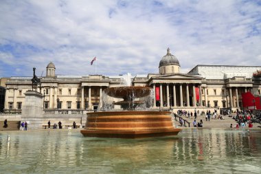 Londra'daki Ulusal Galeri ve trafalgar Meydanı