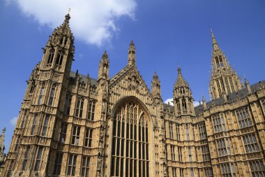 Big Ben ile Westminster Sarayı,